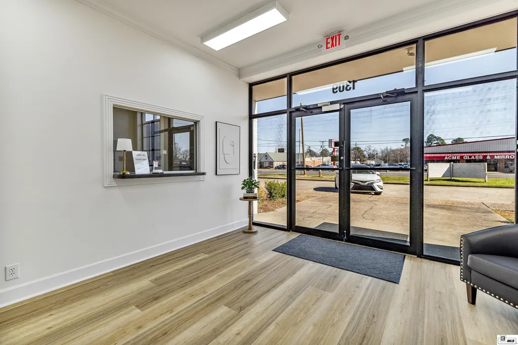 Elevate Your Business with Professional Office Suites in Monroe, Louisiana
